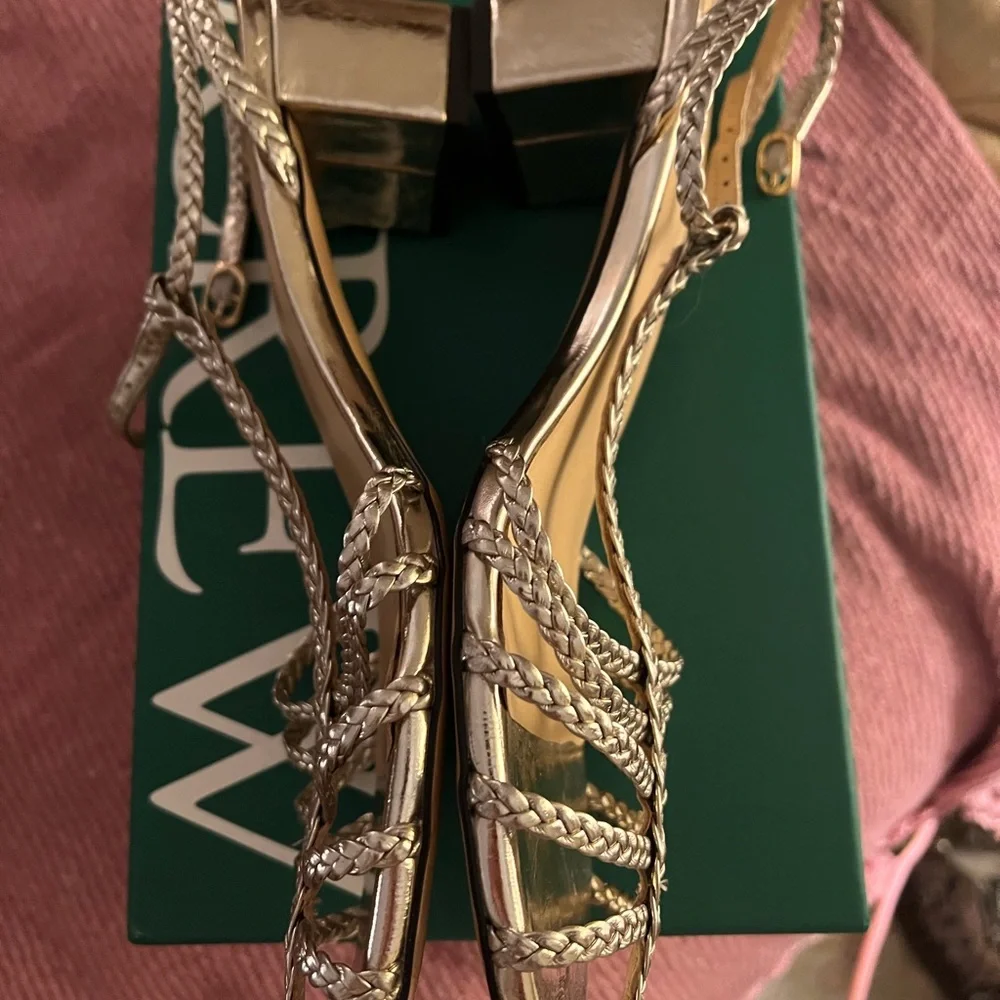 J Crew Gold Leather Sandals 91/2 - Picture 3 of 6